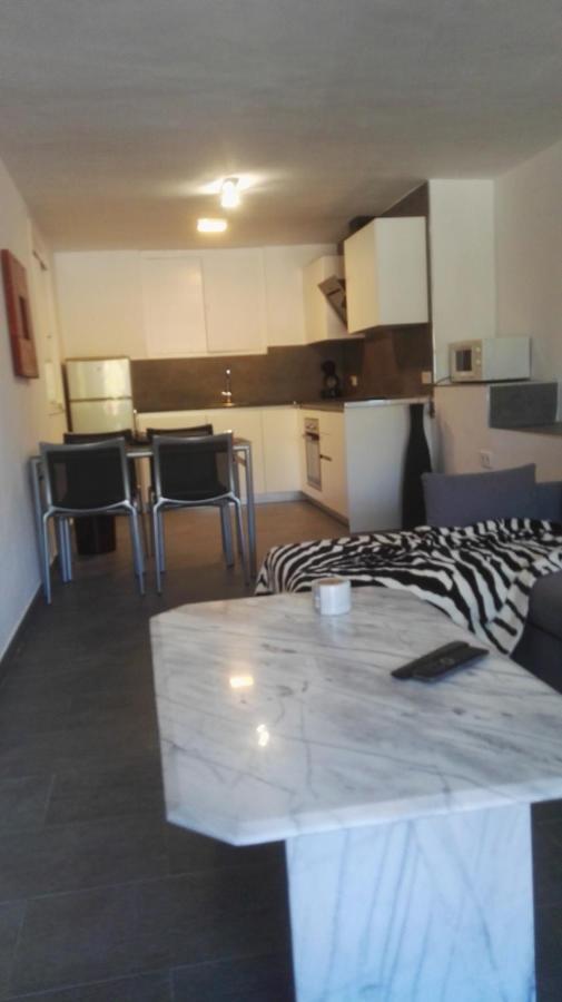 Lovely Bungalow For Four Close To Beach And City In Torrevieja Exterior foto
