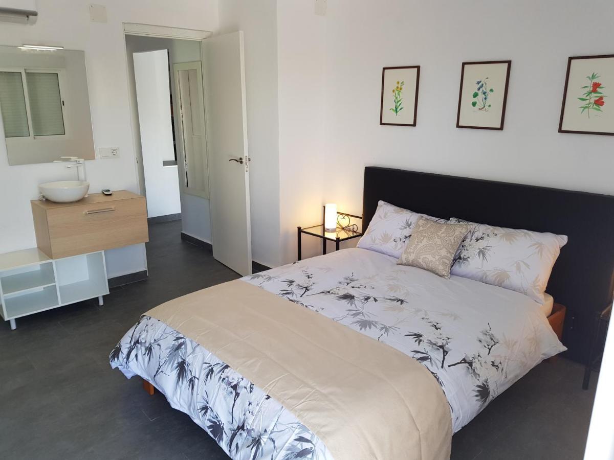 Lovely Bungalow For Four Close To Beach And City In Torrevieja Exterior foto